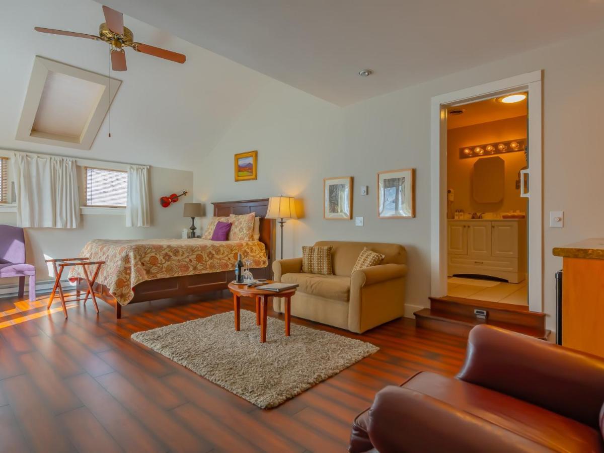 Shaker Mill Inn West Stockbridge Екстериор снимка
