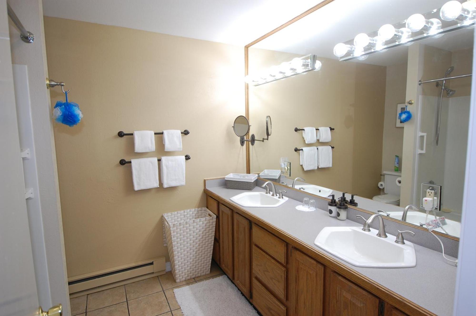 Shaker Mill Inn West Stockbridge Екстериор снимка
